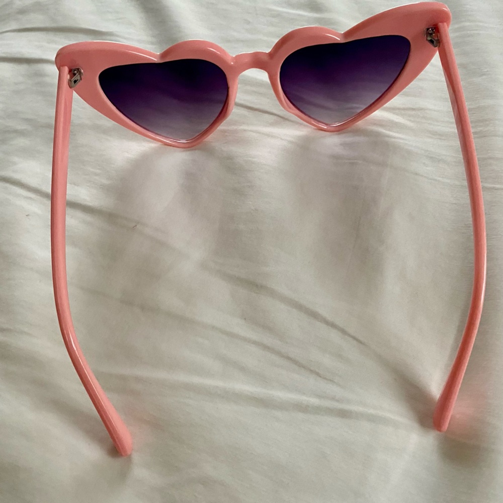 Pink Heart Shaped Retro Sunglasses - Picture 4 of 4